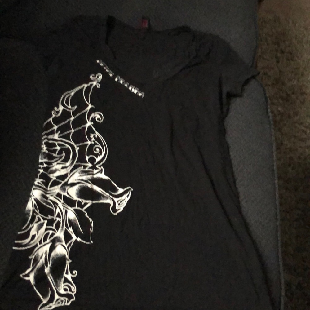 Metal Mulisha v neck tee size medium